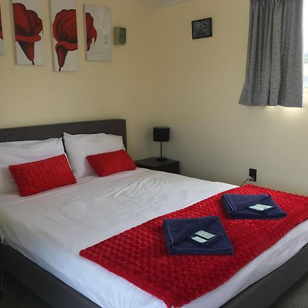 Otorohanga Kiwi Holiday Park מראה חיצוני תמונה