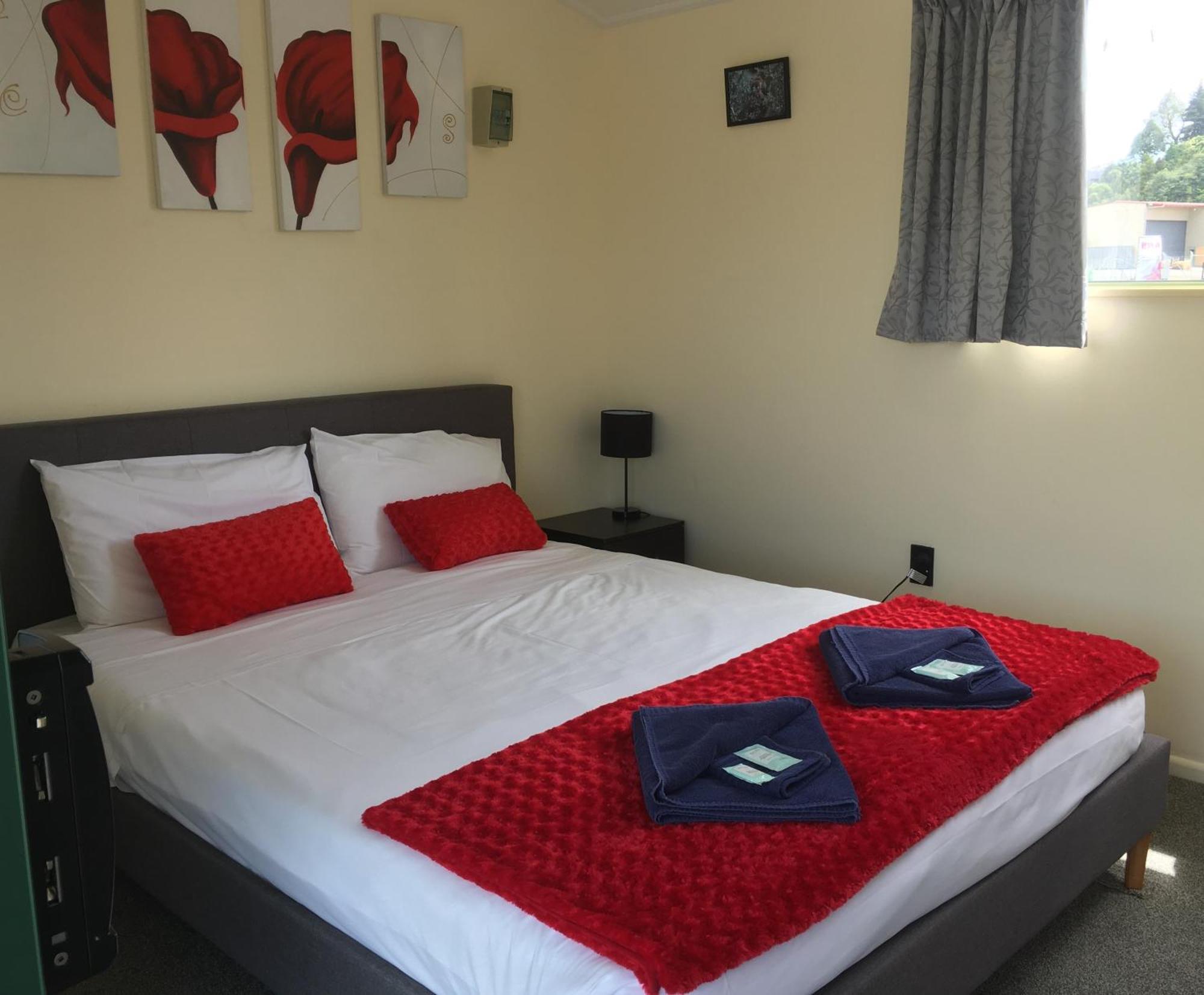 Otorohanga Kiwi Holiday Park מראה חיצוני תמונה